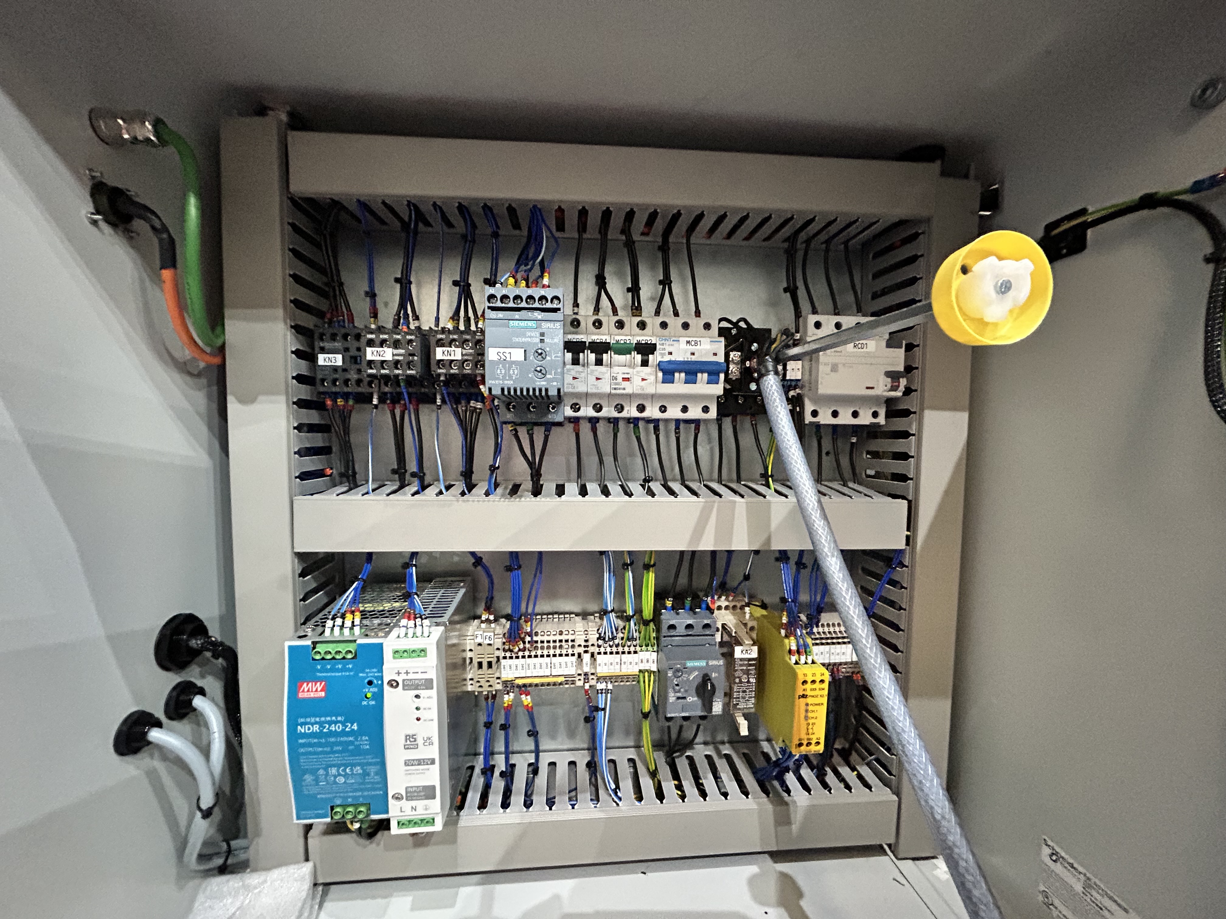 Industrial power cabinet wiring